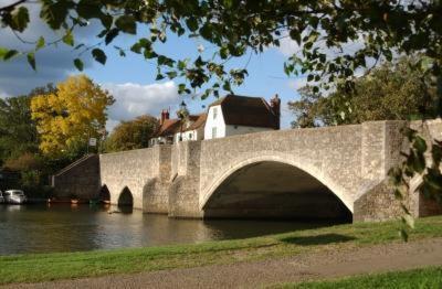 Kingfisher Barn Bed & Breakfast Abingdon-on-Thames Екстер'єр фото